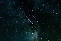 V noci na sobotu prolétne až stovka meteorů za hodinu,