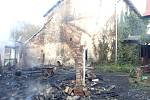 Ve Slavonicích hořela stodola u domu. 