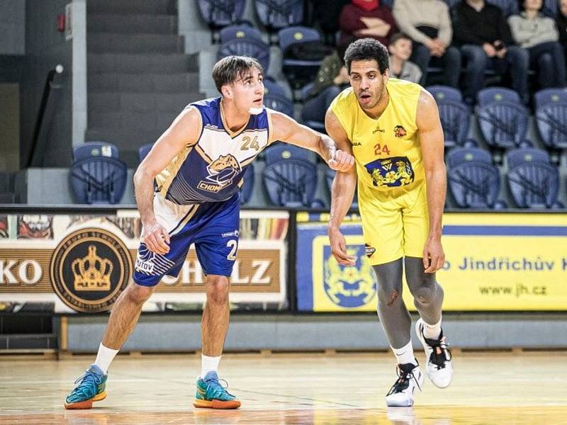 Jindřichohradečtí basketbalisté porazili v 17. kole I. ligy Chomutov vysoko 117:76.