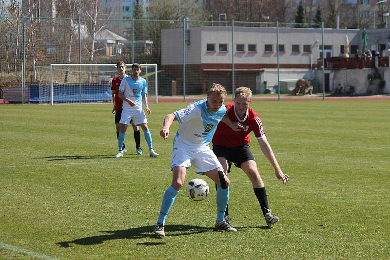 FK Jindřichův Hradec v 20. kole KP nepotvrdil roli favorita a doma jen remizoval s nováčkem ze Sezimova Ústí 1:1.