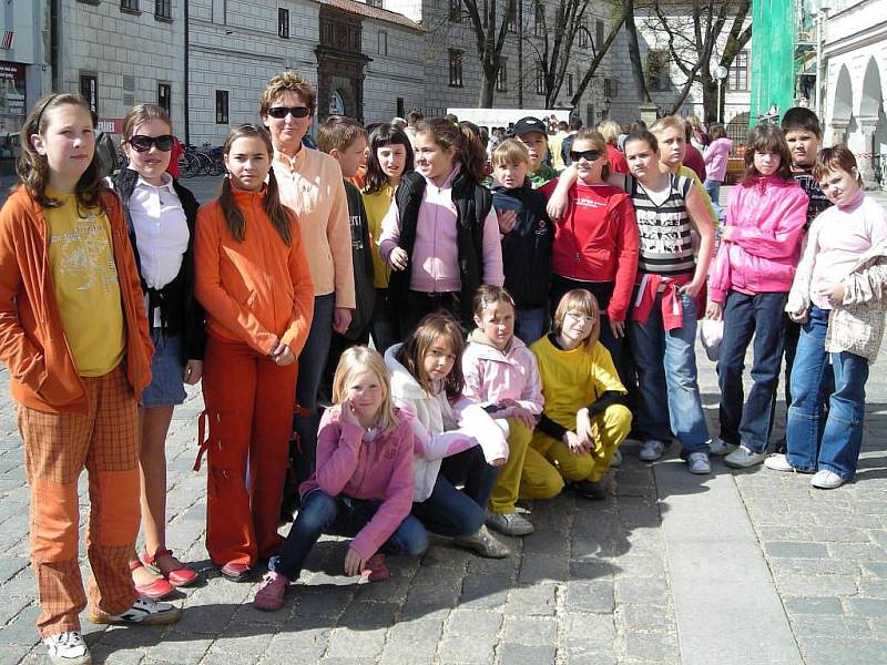 Třeboňáci oslavili Den Země opět po svém, a to vytvořením rekordního kola okolo Třeboně. Účastnili se jej zejména školáci základních škol společně se svými pedagogy. 