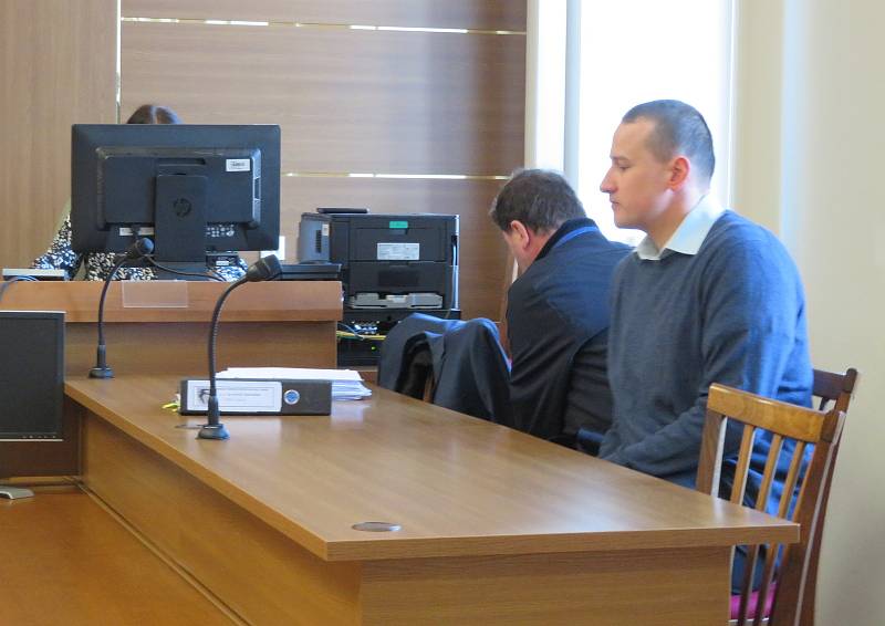 Policista obžalovaný ze zabití a zneužití pravomoci u Krajského soudu v Českých Budějovicích v pondělí 14. března.