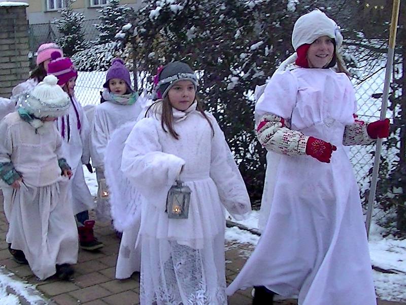 K Vánocům v Plavsku patří zvonkový průvod.