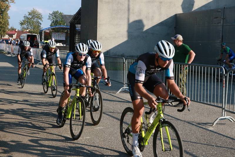 Časovou týmů byl v centru Jindřichova Hradce zahájen cyklistický závod Okolo jižních Čech.