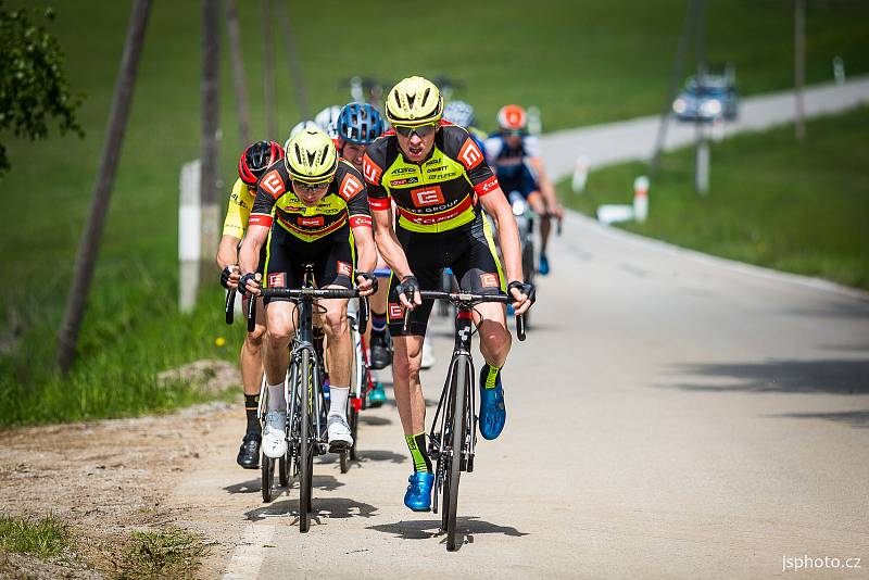 Od 4. do 6. června se na Jindřichohradecku uskuteční další ročník velmi kvalitně obsazených závodů v silniční cyklistice RBB Tour. Snímky se vracíme do roku 2019, vloni se kvůli koronaviru nejelo.