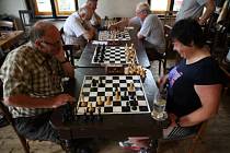 Šachový turnaj v Horním Skrýchově získává na stále větší oblibě. Snímek je z loňska. Macků