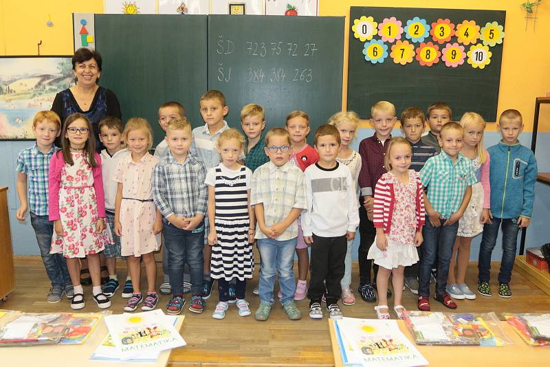 První školní den v ZŠ Deštná. Foto: Josef Böhm