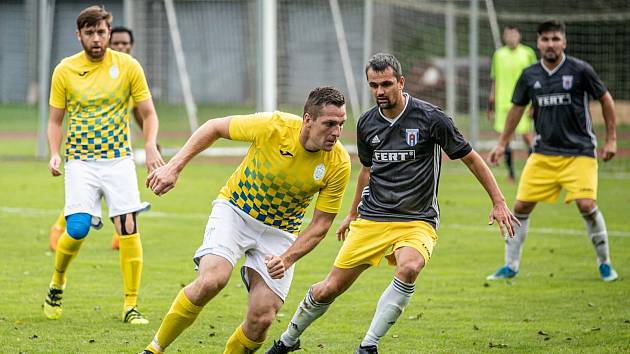 Jaroslav Cech (s míčem) už v jindřichohradeckém divizním týmu na jaře působit nebude.