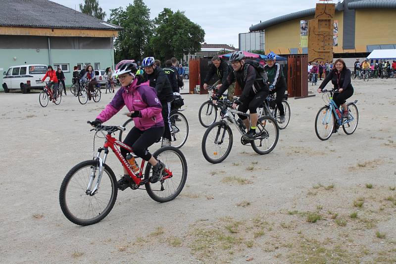 Letošního jarního Pedálu se zúčastnilo na 450 cyklistů a pěších.