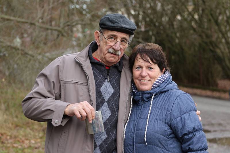 V Horní Radouni se konaly tradiční silvestrovské Sjezdy na čemkoli.