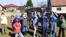 Zatmění Slunce pozorovaly i děti v Základní škole Lodhéřov.