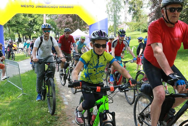 Na akci Přes kopec na Hradec aneb Jindřichohradecký pedál se vydalo přes šest set cyklistů.