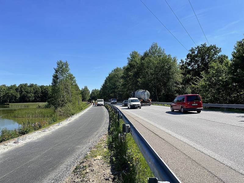 Stezka pro pěší i cyklisty se otevře už v příštím týdnu.