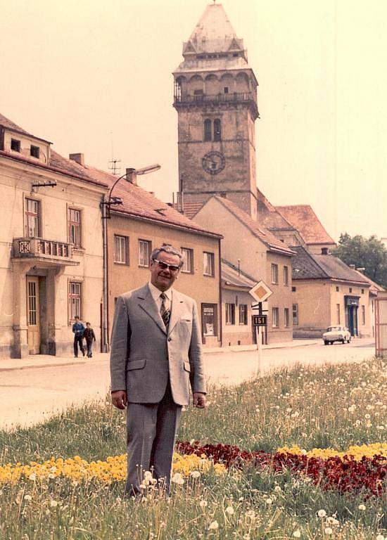 Vladimír Fuka - hudební skladatel, aranžér, dirigent, sbormistr a učitel. Dačice si připomněly 90. let od jeho narození. 