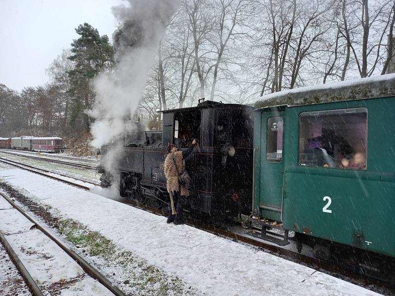 Adventní jízda parního vlaku Jindřichohradeckých místních drah v sobotu 4. prosince 2021. Nádraží Jindřichův Hradec.