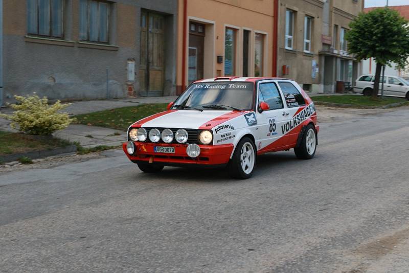 Další závod Českomoravského poháru v rallye v Radouni.