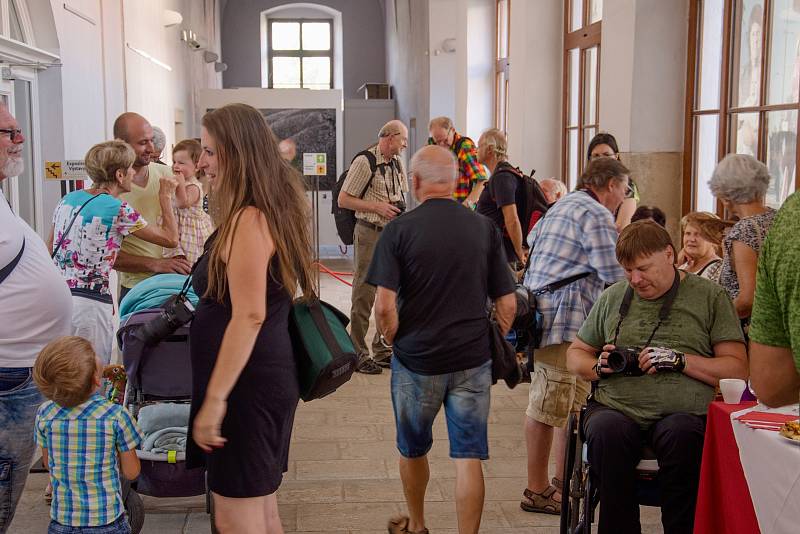 Výstavu fotografií ze 61. ročníku soutěže fotoklubů zvané Mapový okruh Vysočina.