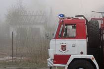 V neděli 17. dubna ráno plameny probudily lidi žijící v okolí chátrajícího a opuštěného areálu bývalé továrny na nábytek v Lomnici nad Lužnicí. Oheň způsobil škodu za 320 tisíc korun a částečně zasáhl i sousední stodolu a dům.