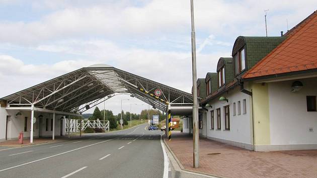 Budova celnice na hraničním přechodu ve Slavonicích. 