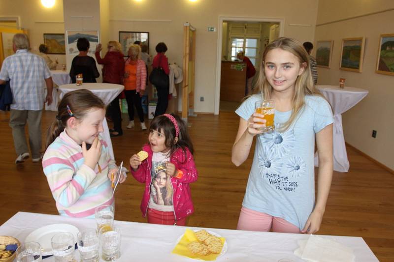 Vernisáží odstartovala v jindřichohradecké Staré radnici výstava o Krtečkovi. Postavička Zdeňka Milera letos slaví šedesáté narozeniny.