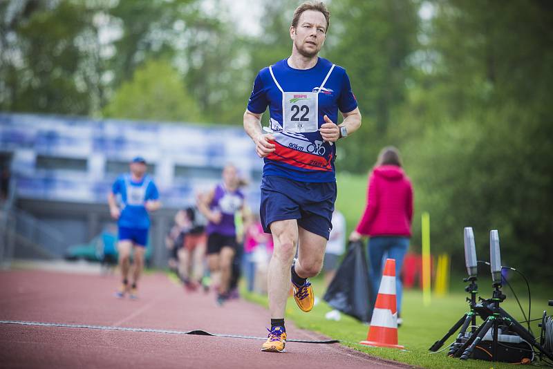 Nejrychlejší ze závodníků přihlášených do 22. Jindřichohradecké hodinovky zvládl za šedesát minut uběhnout 16,6 kilometrů.