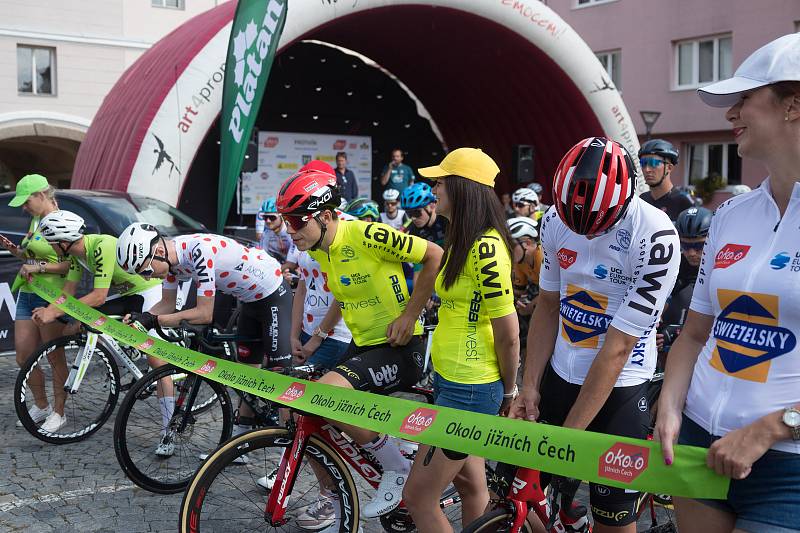 Závod Okolo jižních Čech zavedl cyklisty do řady míst regionu.