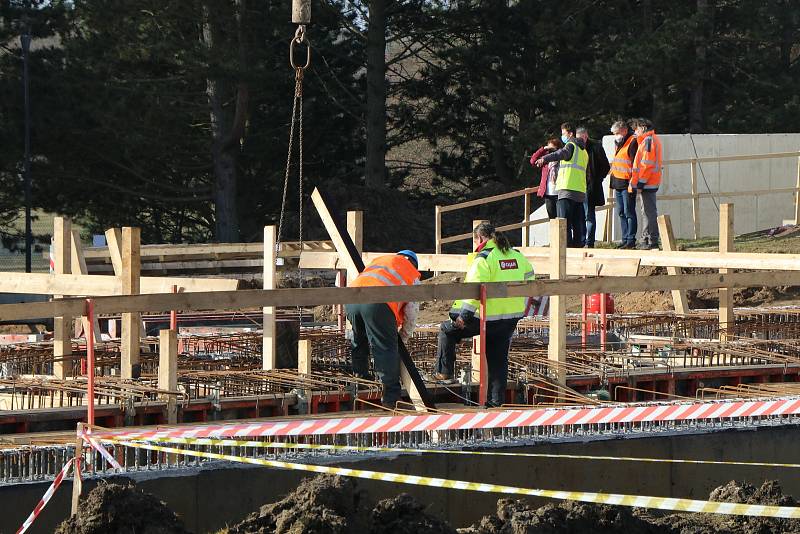 Výstavba venkovního wellnesscentra třeboňských Lázní Aurora.