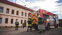 Taktické cvičení hasičů v Základní škole Chlum u Třeboně.