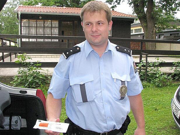 Policisté v Třeboni kontrolovali v kempech, jak se dodržuje zákaz podávání alkoholu mladistvým.