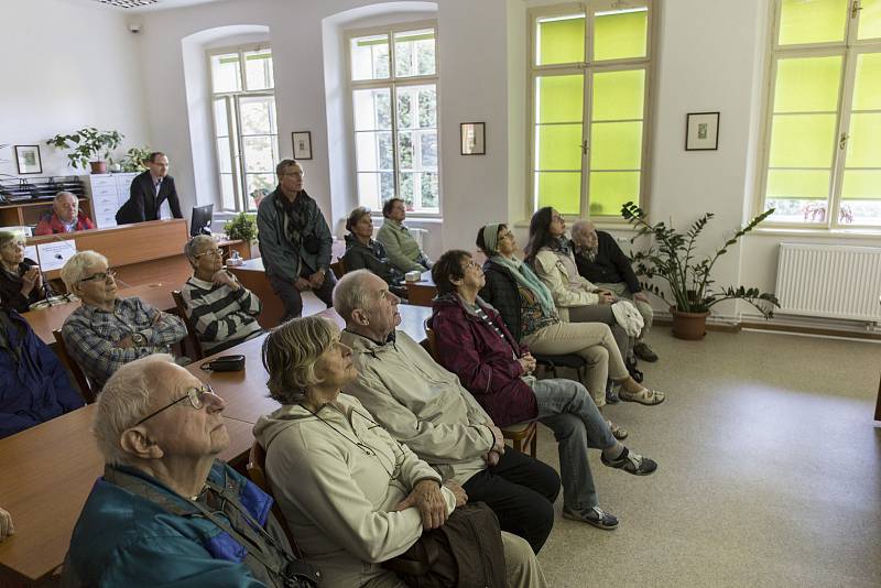 Učená společnost České republiky navštívila oblastní archiv v Třeboni.