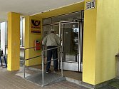 Česká pošta plánuje zrušit pobočky na sídlištích Vajgar a Hvězdárna.