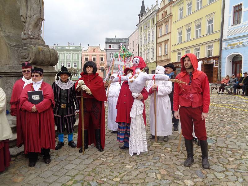 Baráčníci letos smrtku vynesli v neděli 7. dubna.