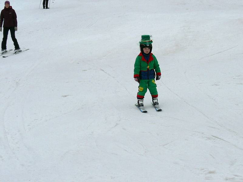 Maškarní karneval na sjezdovce v Nové Bystřici.