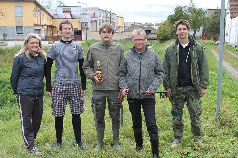 Vodáci zamkli říčku Kameničku mezi Novou Včelnicí a Jarošovem nad Nežárkou.