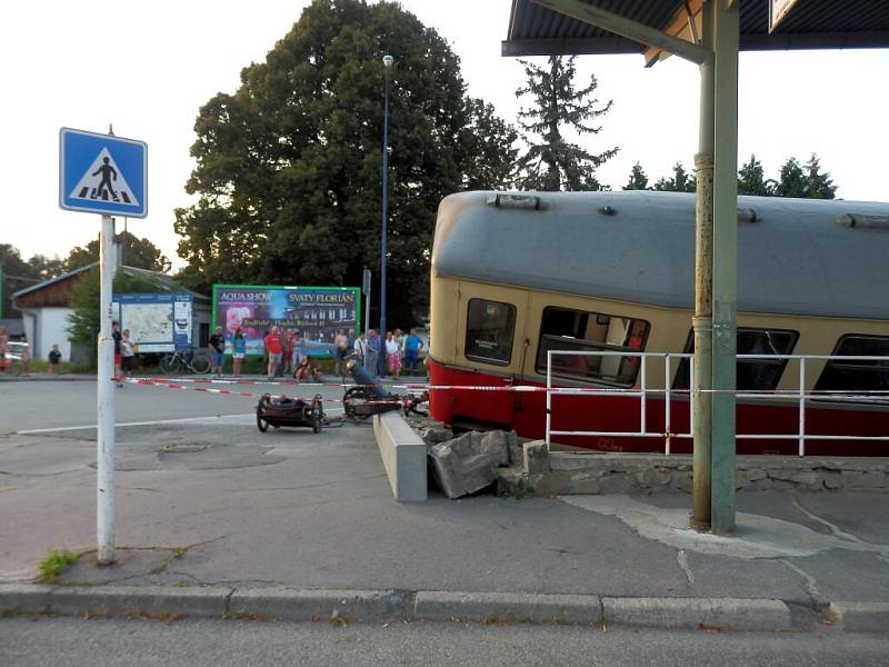 Na odstavné koleji v Jindřichově Hradci vykolejil vagon úzkokolejky. 