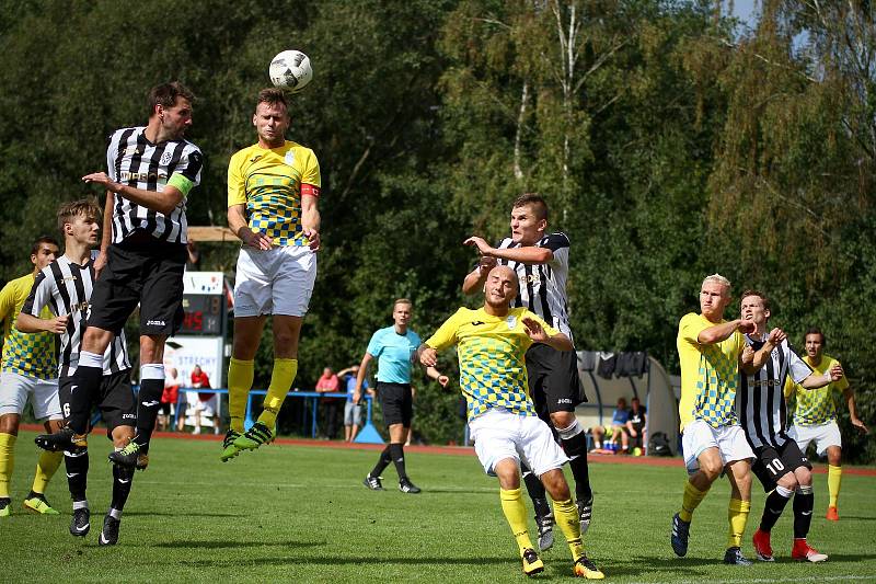 Jindřichohradečtí fotbalisté v divizi podlehli favorizované pražské Admiře 2:3.