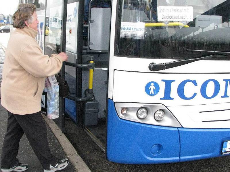 Autobusové nádraží v Jindřichově Hradci.