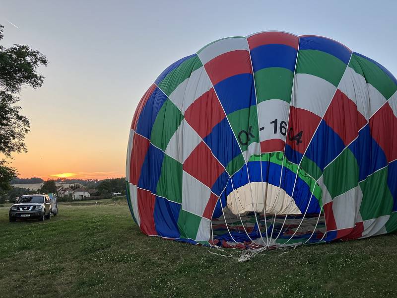 Jonáš Trepka vozí pasažéry v balónu teprve rok, i přesto se rozhodl poměřit schopnosti s nejlepšími.