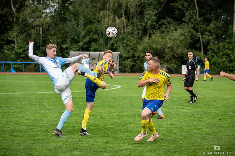 Jindřichohradečtí fotbalisté v duelu s Doubravkou vybojovali dva body.