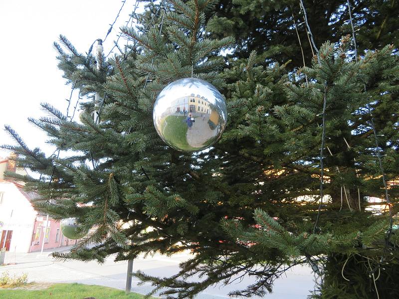 Vánoční dekorace v Nové Bystřici a Číměři.