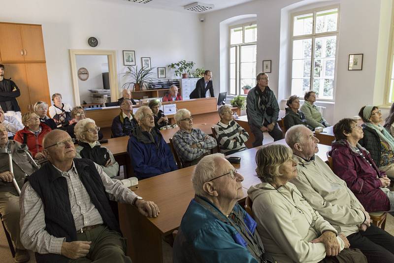 Učená společnost České republiky navštívila oblastní archiv v Třeboni.