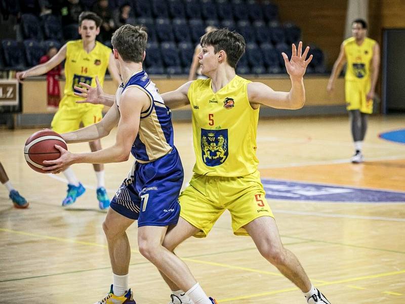 Jindřichohradečtí basketbalisté porazili v 17. kole I. ligy Chomutov vysoko 117:76.