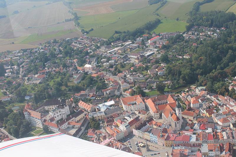 Na jindřichohradeckém letišti se uskutečnila akce s názvem Létání pro Hradec.