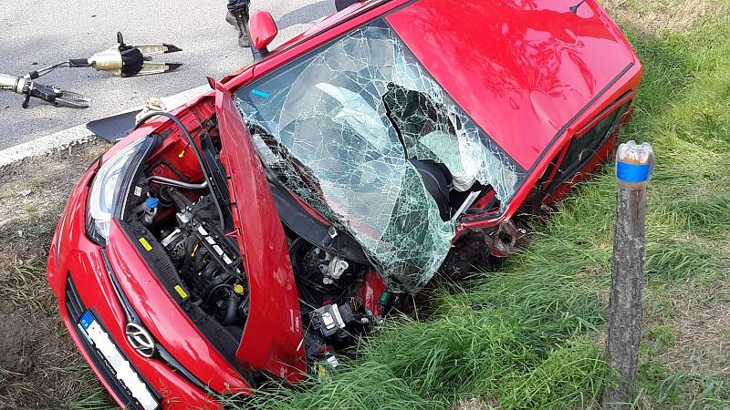 K tragické nehodě došlo v úterý 29. května mezi Štěpánovicemi a Třeboní. Po střetu s nákladním vozidlem zemřela řidička osobního vozu.