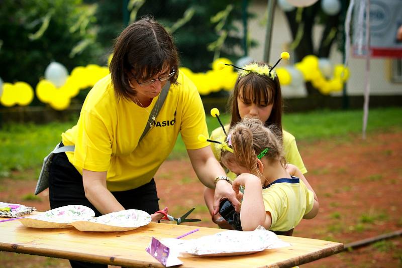 Na dětském dni v Bednárečku na děti čekaly zábavné úkoly, malování na obličej nebo včelky. Tématem totiž byla včelka Mája.