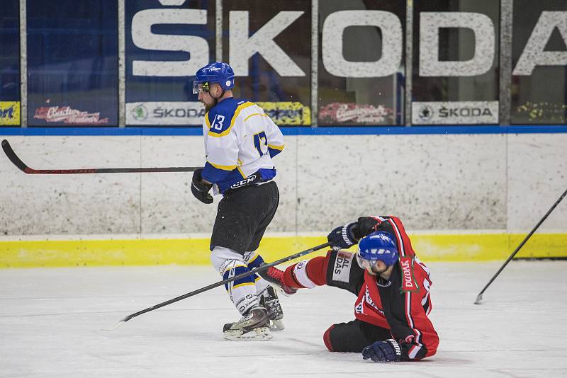 Hokejisté Vajgaru na svém ledě porazili Strakonice 5:3.