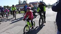 Přes pět stovek cyklistů i pěších se přišlo rozloučit s letošním jindřichohradeckým létem na akci Přes kopec na Hradec.