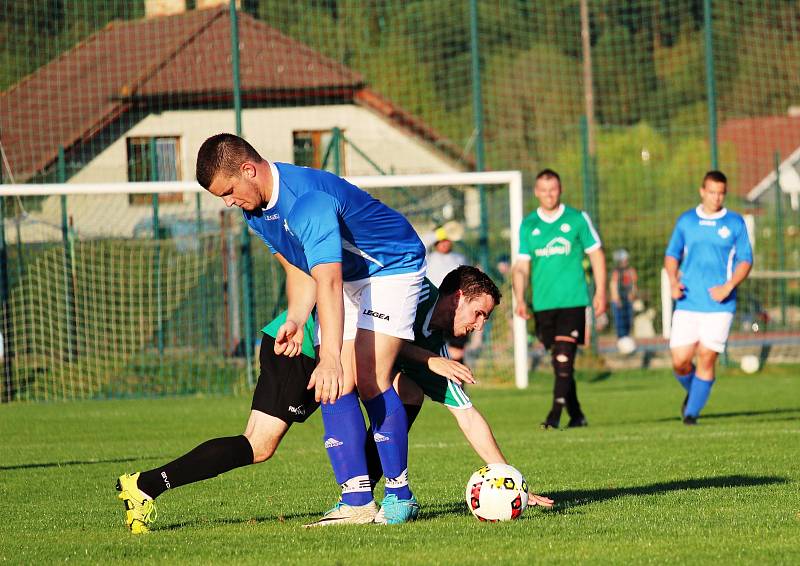 Fotbalisté Buku zvítězili v 18. kole okresního přeboru na číměřském trávníku 2:0.