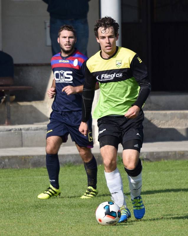 Jindřichohradečtí fotbalisté v 7. kole KP nadělili Oseku na jeho hřišti pět gólů.