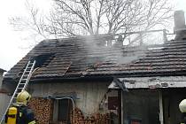 Požár stavení v Pleších způsobil škodu za 400 tisíc korun.